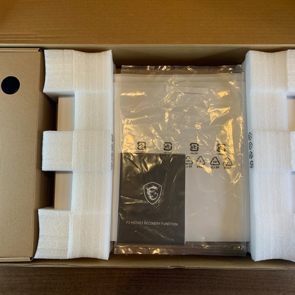 MSI Sword 17 A11UD-428 17.3” Gaming Laptop Computer Platinum Collection - White - Picture 8 of 9